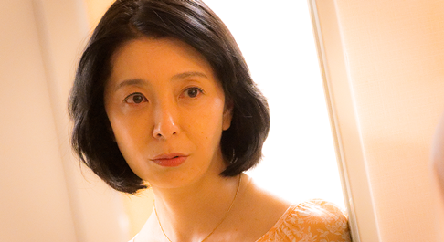 有森也実/理沙の母親・恭子役